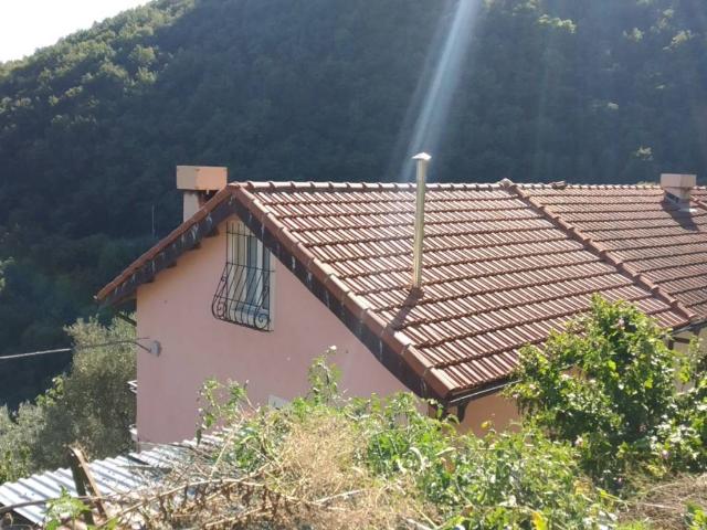 Villa Indipendente in vendita a Aggio, Serra Riccò