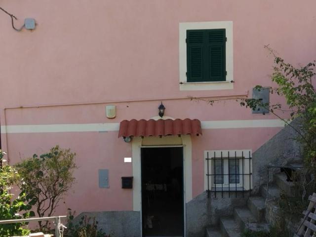 Villa Indipendente in vendita a Media Val Bisagno, Serra Riccò