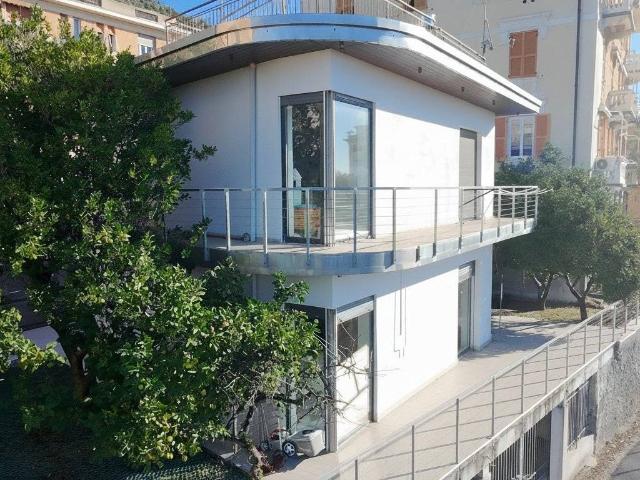 Villa Indipendente in vendita a Levante, Serra Riccò