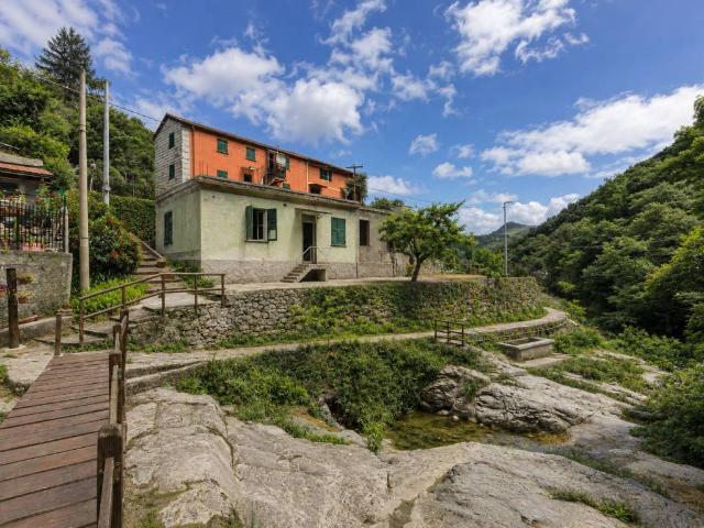 Villa Indipendente in vendita a Sant'olcese, Liguria