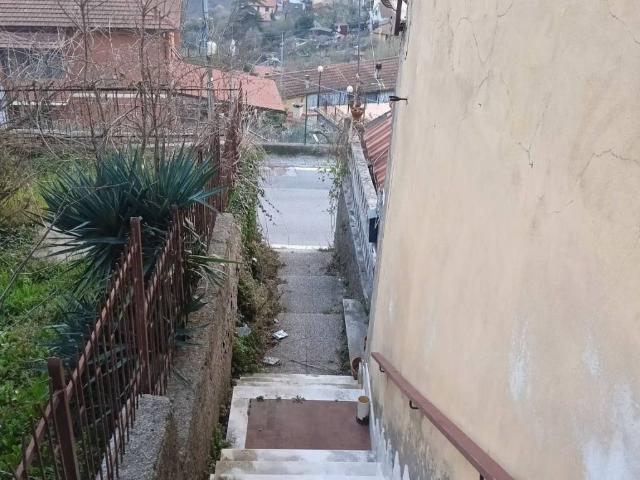 Villa Indipendente in vendita a Media Val Bisagno, Serra Riccò