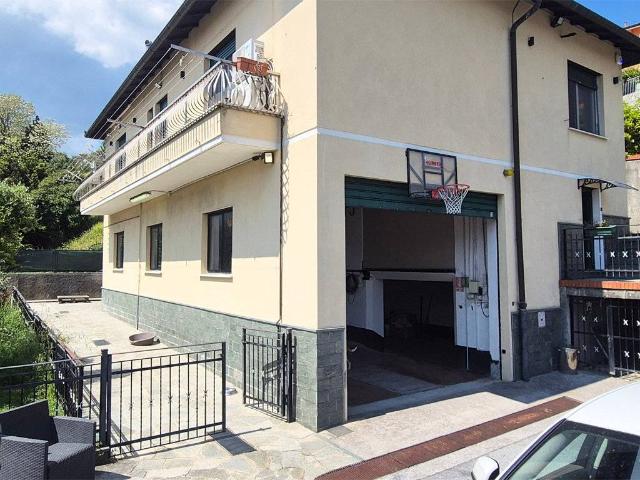 Villa Indipendente in vendita a Val Polcevera, Serra Riccò