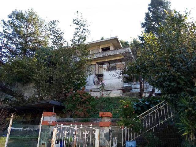 Villa Indipendente in vendita a Medio Ponente, Serra Riccò