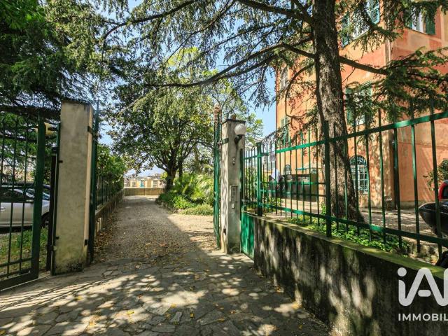 Villa Indipendente in vendita a Centro Est, Serra Riccò