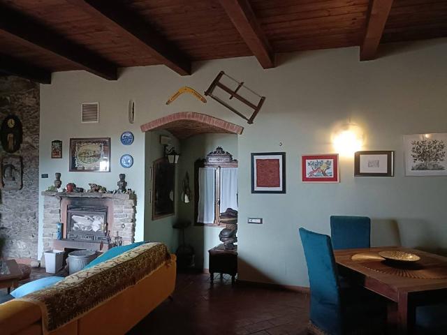 Villa Indipendente in vendita a Val Polcevera, Serra Riccò