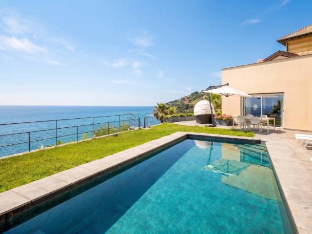 Villa Indipendente in vendita a Ponente, Serra Riccò