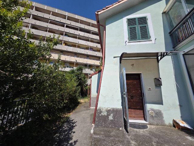Villa Indipendente in vendita a Val Polcevera, Serra Riccò