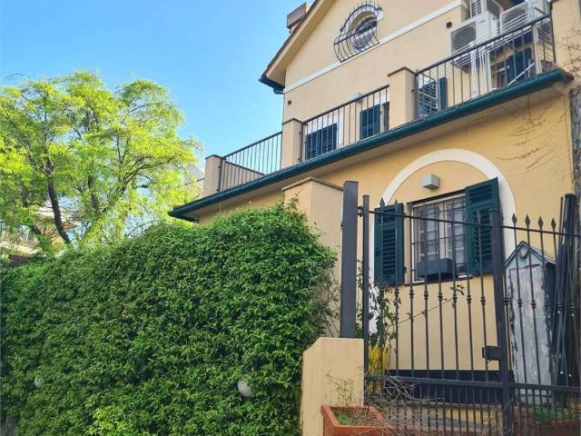 Villa Indipendente in vendita a Medio Levante, Serra Riccò