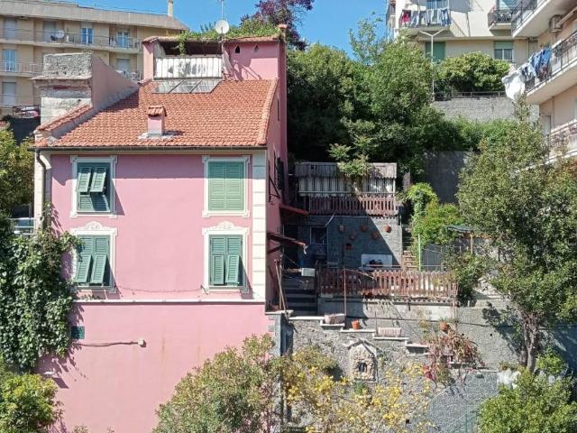 Villa Indipendente in vendita a Val Polcevera, Serra Riccò