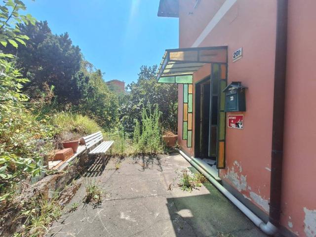 Villa Indipendente in vendita a Val Polcevera, Serra Riccò