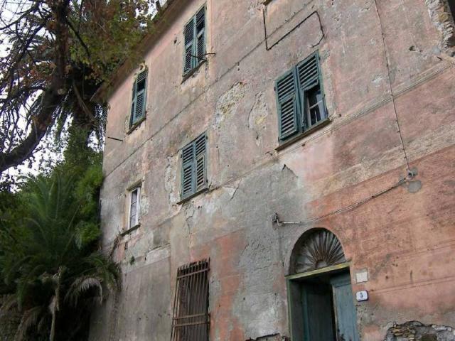 Villa Indipendente in vendita a Serra Riccò, Liguria