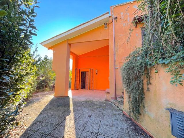 Villa Indipendente in vendita a Montecagnoletto, Roma Capitale
