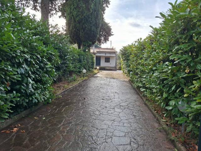Villa Indipendente in vendita a Montecagnoletto, Roma Capitale
