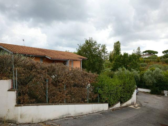 Villa Indipendente in vendita a Colli di Cicerone, Genzano di Roma