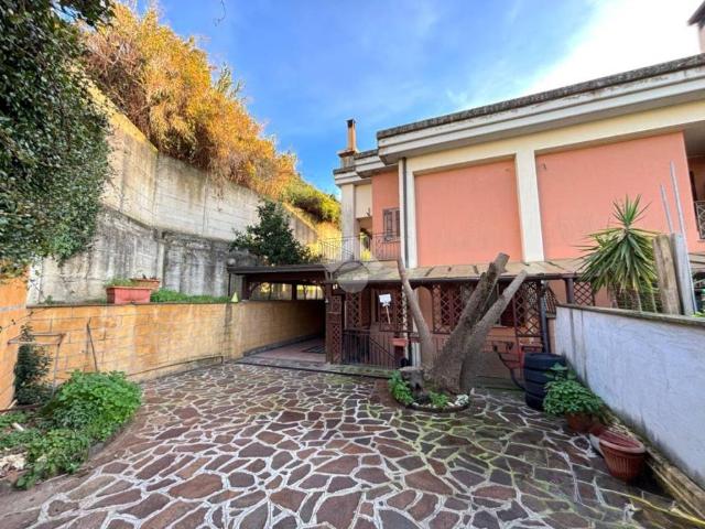 Villa Indipendente in vendita a Montecagnoletto, Roma Capitale