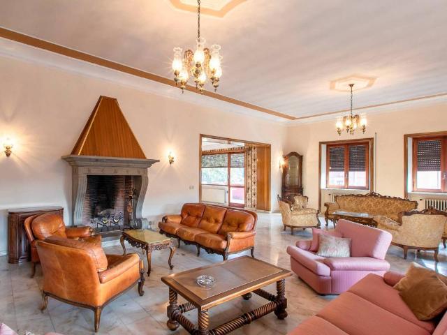 Villa Indipendente in vendita a Ville di Nemi, Roma Capitale