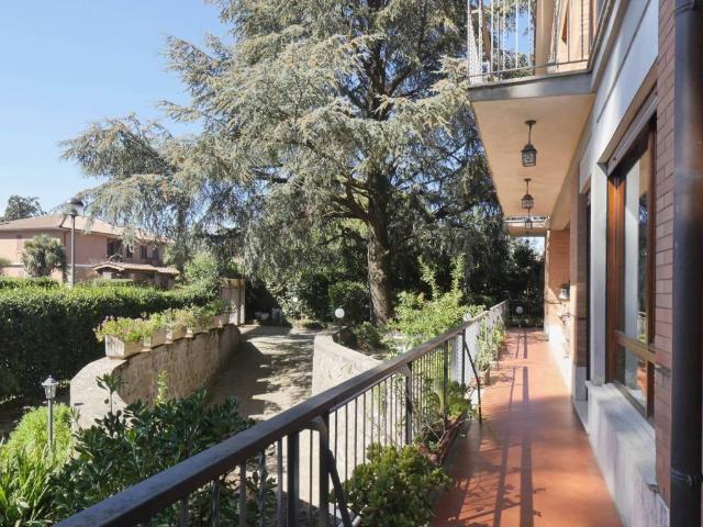 Villa Indipendente in vendita a Montecagnoletto, Roma Capitale