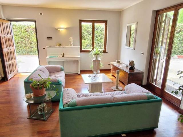 Villa Indipendente in vendita a Ville di Nemi, Roma Capitale