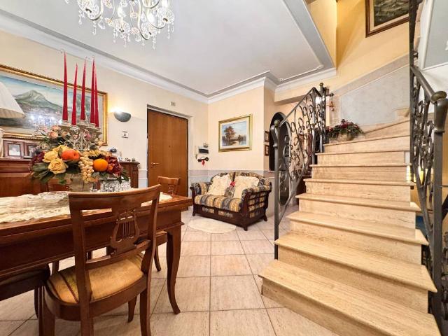 Villa Indipendente in vendita a Montecagnoletto, Roma Capitale