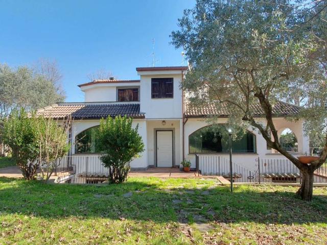 Villa Indipendente in vendita a Montecagnoletto, Roma Capitale