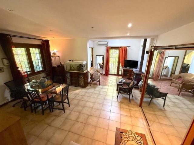 Villa Indipendente in vendita a Montecagnoletto, Roma Capitale
