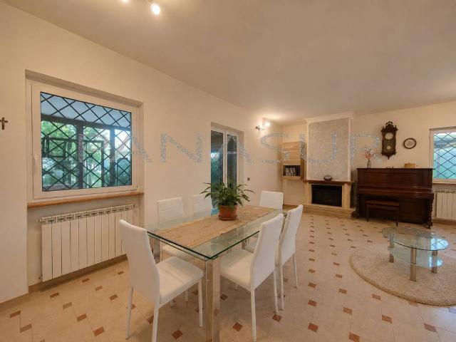 Villa Indipendente in vendita a Roma Capitale, Lazio