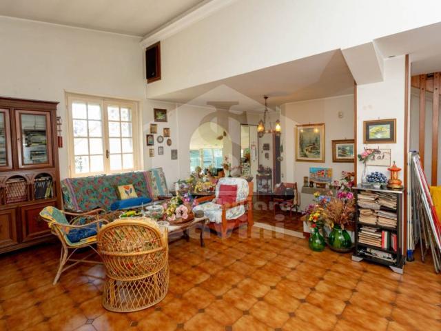 Villa Indipendente in vendita a Montecagnoletto, Roma Capitale