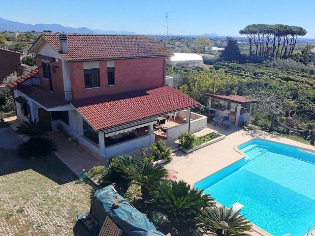 Villa Indipendente in vendita a Roma Capitale, Lazio