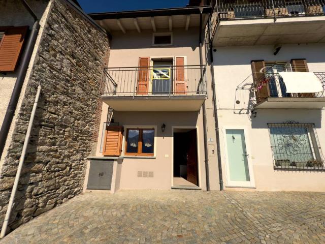 Villa Indipendente in vendita a Gera Lario, Lombardia