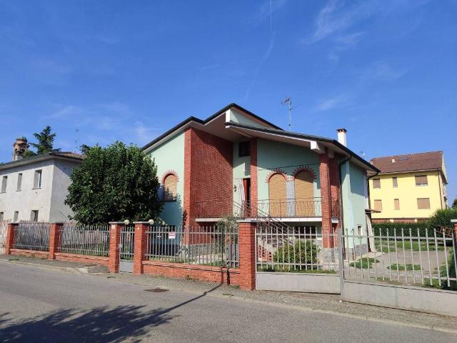 Villa Indipendente in vendita a Gerenzago, Pavia