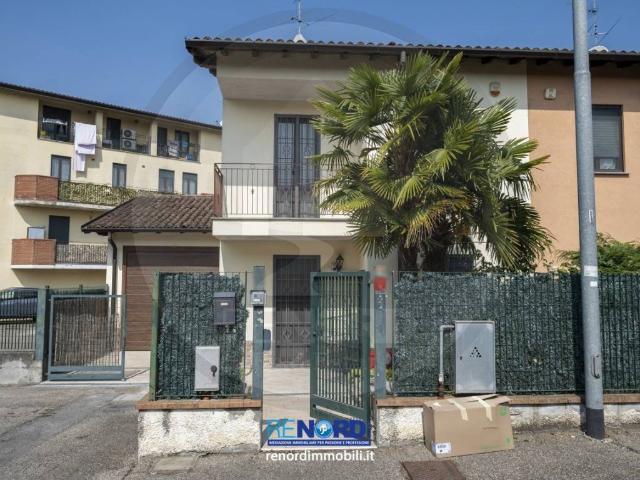 Villa Indipendente in vendita a Gerenzago, Lombardia