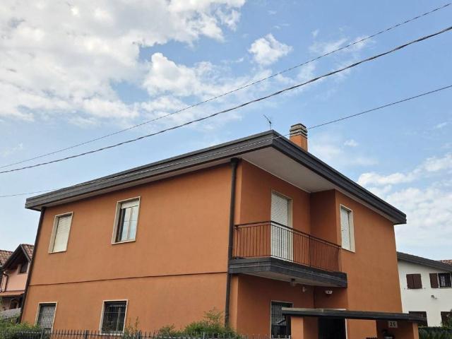 Villa Indipendente in vendita a Villaggio Moneta, Gerenzano