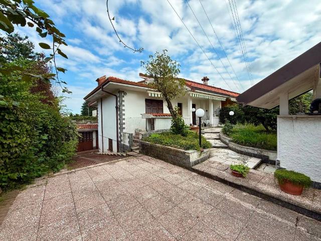 Villa Indipendente in vendita a Gerenzano, Lombardia