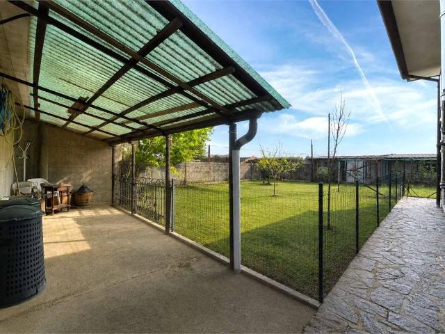 Villa Indipendente in vendita a Gerenzano, Lombardia