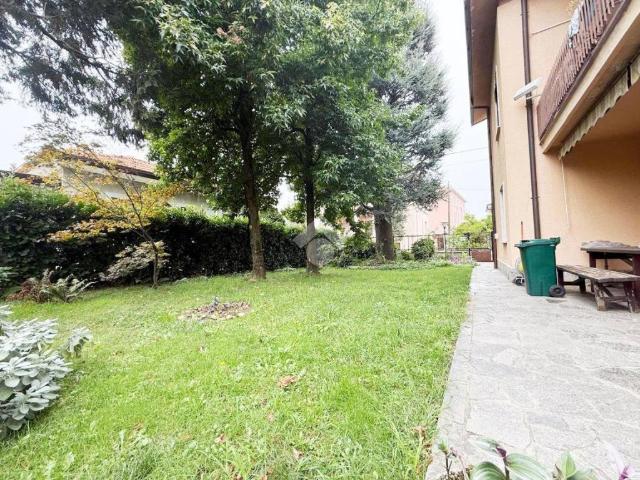 Villa Indipendente in vendita a Gerenzano, Lombardia