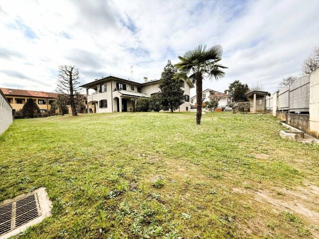 Villa Indipendente in vendita a Stella, Saronno