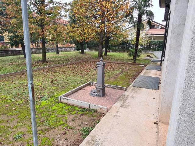 Villa Indipendente in vendita a Gerenzano, Lombardia