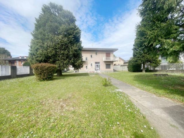 Villa Indipendente in vendita a Villaggio Moneta, Gerenzano