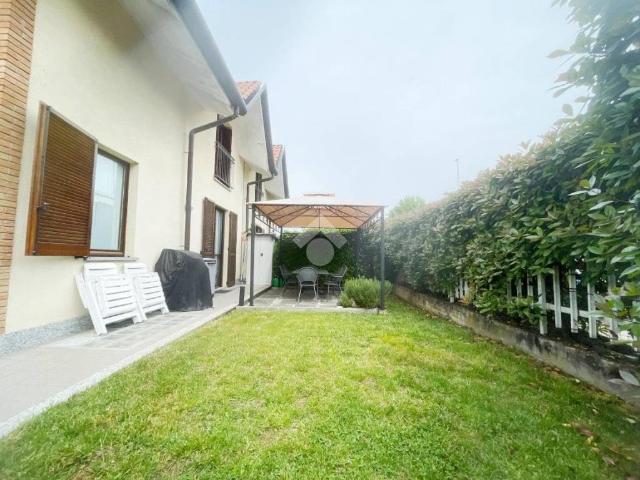 Villa Indipendente in vendita a Gerenzano, Lombardia