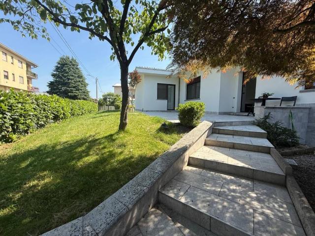 Villa Indipendente in vendita a Gerenzano, Lombardia