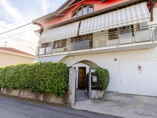 Villa Indipendente in vendita a Gerenzano, Lombardia