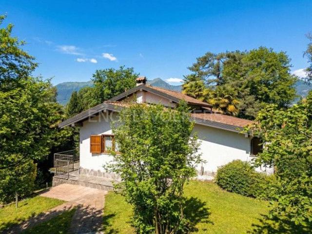 Villa Indipendente in vendita a Comunità Montana Valli del Verbano, Germignaga