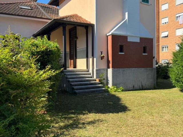 Villa Indipendente in vendita a Comunità Montana Valli del Verbano, Germignaga