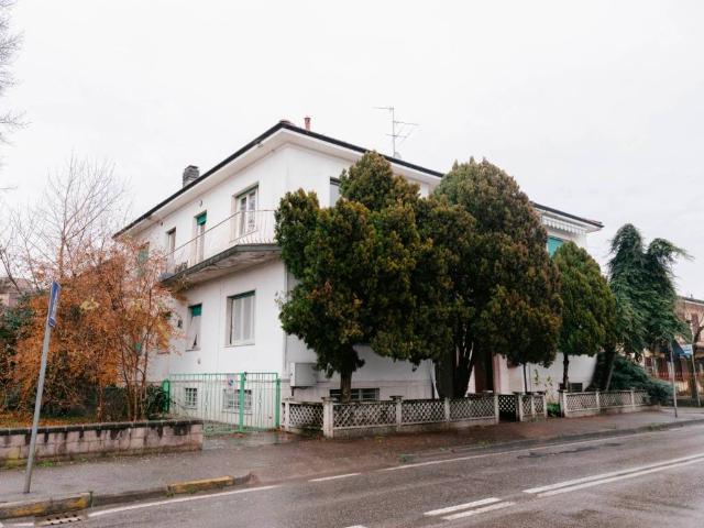 Villa Indipendente in vendita a Gessate, Lombardia