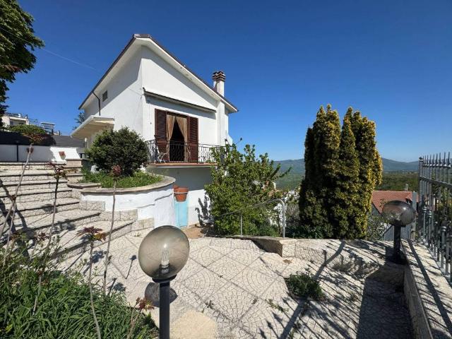 Villa Indipendente in vendita a Gessopalena, Abruzzo