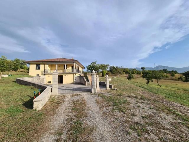 Villa Indipendente in vendita a Terre dell’Ufita, Gesualdo