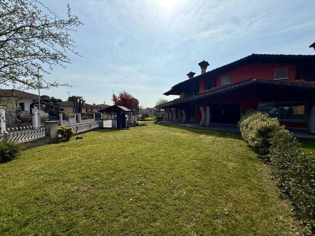 Villa Indipendente in vendita a Ghedi, Lombardia
