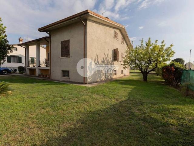 Villa Indipendente in vendita a Ghedi, Brescia