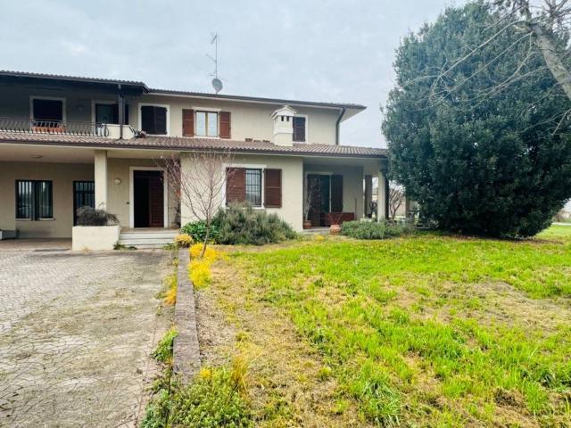 Villa Indipendente in vendita a Ghedi, Lombardia
