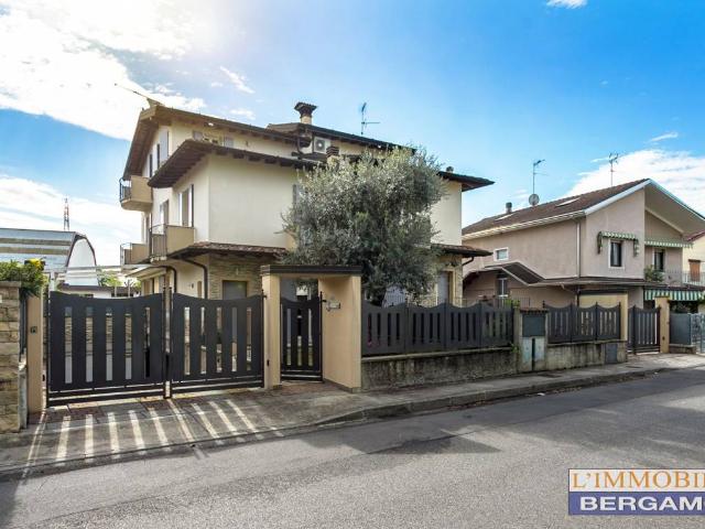 Villa Indipendente in vendita a Ghedi, Lombardia